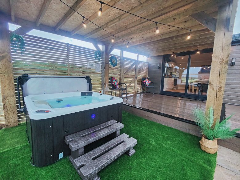 Hot Tub Holiday Lodge